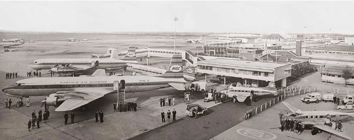 Restored MAC Airlines company photo
